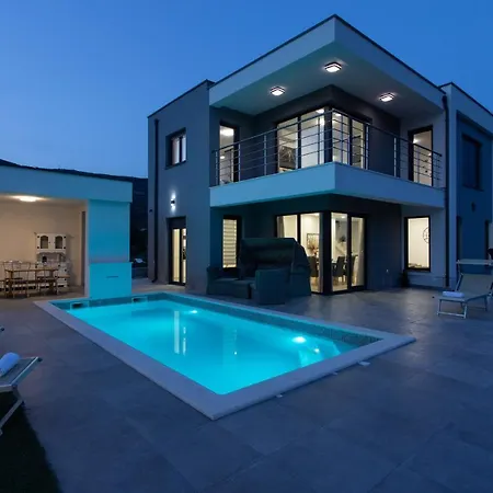 Luxury Marion