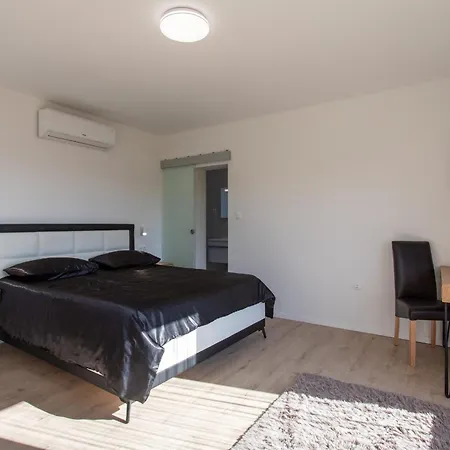 Luxury Marion Vila *